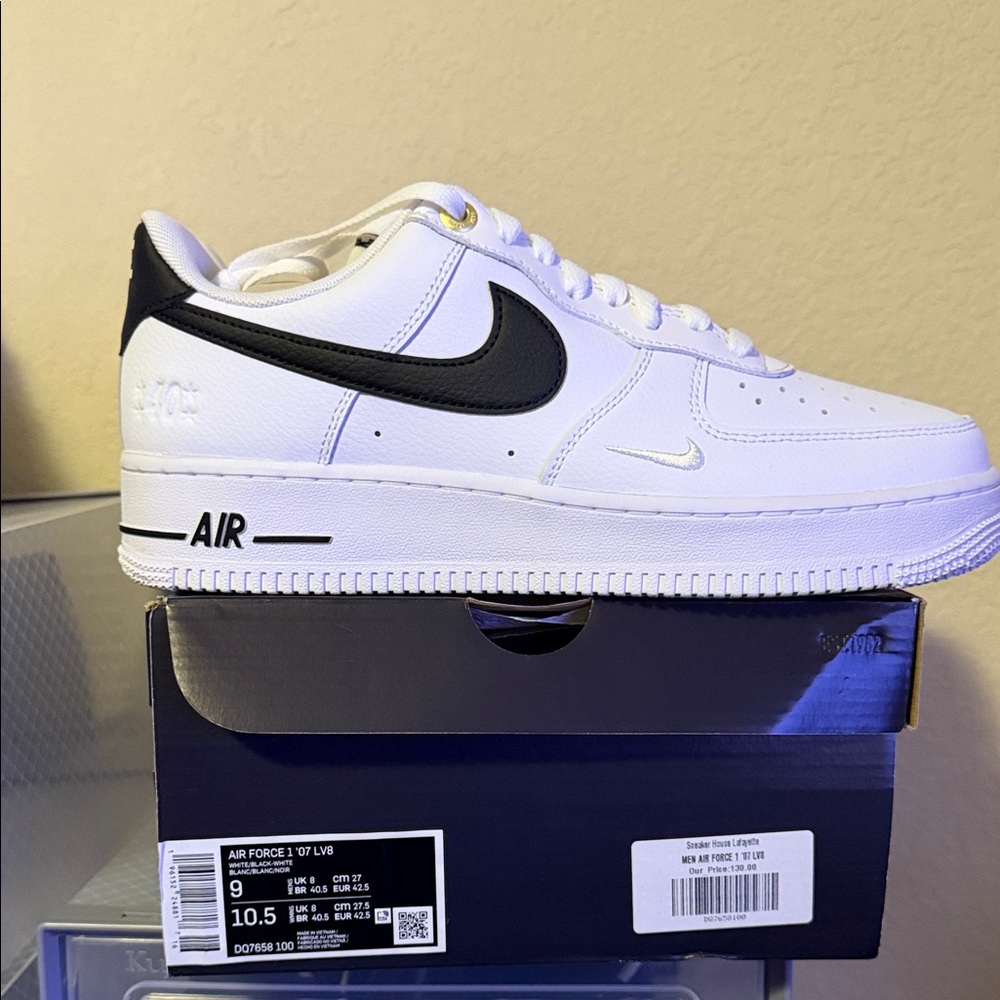 Nike Air Force 1 Low White Black Sneakers (Reasonable Offers Accepted) - Picture 2 of 7